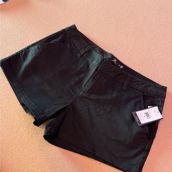 Volcom Pants - Volcom shorts (NWT) size 28